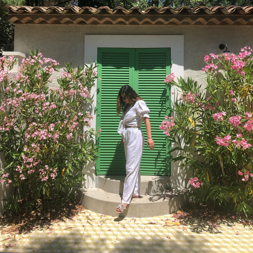 Meet your Posher, Leila